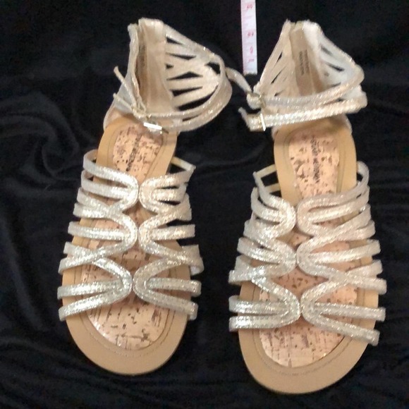 Gold Stuart Weitzman Sandals, girls size - Picture 4 of 10